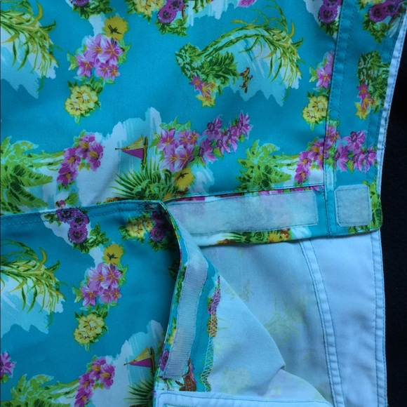 Great, fun summer mini-skirt - Picture 3 of 4